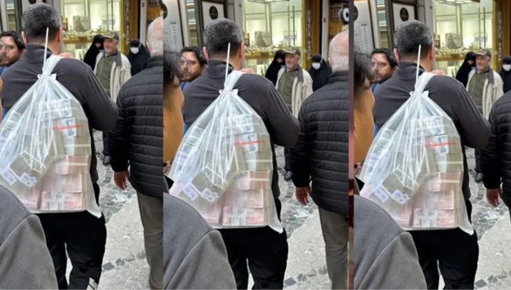 İstanbul’da bir vatandaş, çuval dolusu para taşırken böyle görüntülendi