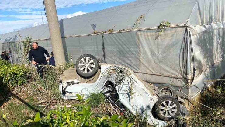 Serik’te Beton Direğe Çarpan Otomobilin Sürücüsü Hayatını Kaybetti