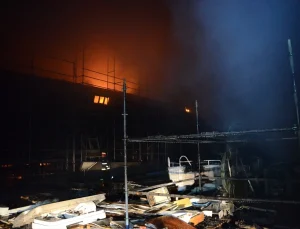 Antalya Serbest Bölge’deki Yat Üretim Tersanesinde Yangın Kontrol Altına Alındı