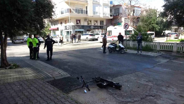 Antalya’da scooter ile otomobil çarpışması: 1 kişi yaralandı