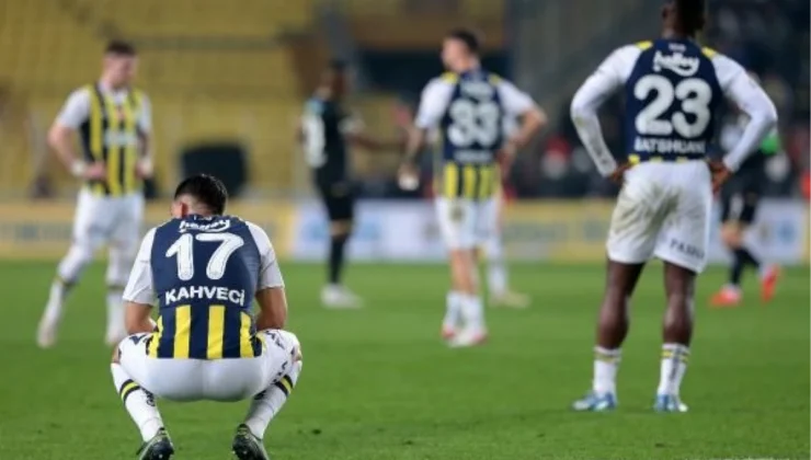 Fenerbahçe, Alanyaspor ile berabere kalarak liderliği kaybetti