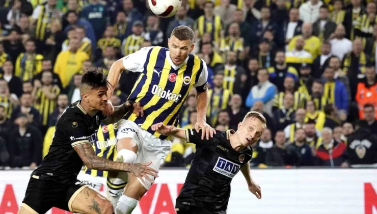 Fenerbahçe’nin Bosna Hersekli forveti Edin Dzeko, Süper Lig’de 17. golünü attı