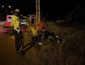 Antalya’da tek taraflı motosiklet kazası: Sürücü yaralandı