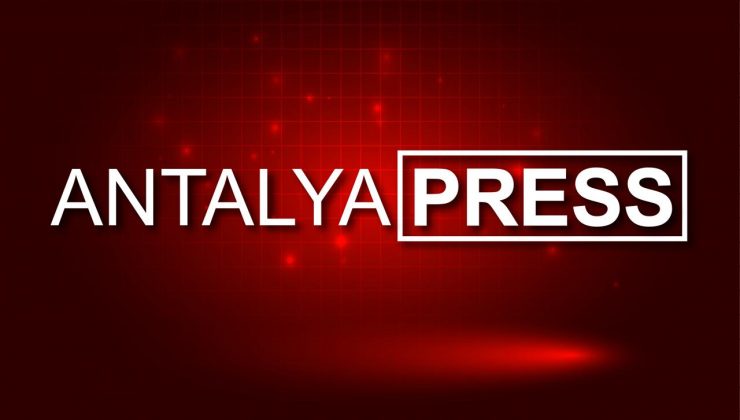 Antalya’da otomobil kanala uçtu: 5 yaralı, 1 ölü