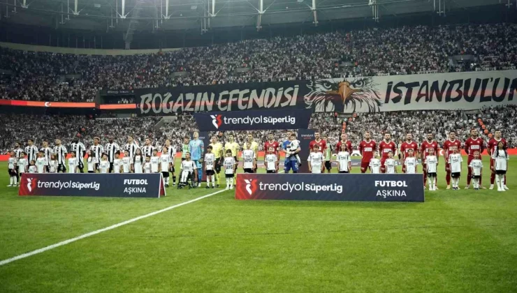 Beşiktaş ve Antalyaspor arasındaki maçta ilk 15 dakika eşitlikle geçti