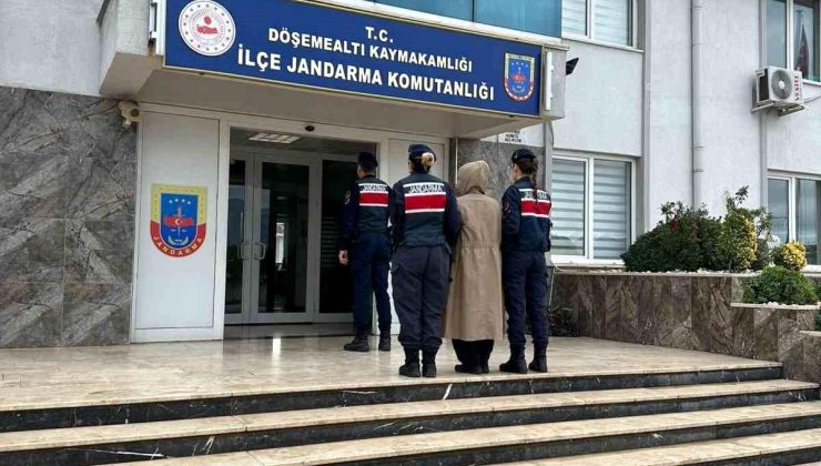 42 Yıllık Kesinleşmiş Hapis Cezası Olan Firari Kadın Tavan Arasında Yakalandı