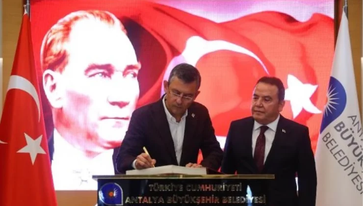 CHP Genel Başkanı Özgür Özel, Antalya Büyükşehir Belediye Başkanı Muhittin Böcek’i Ziyaret Etti