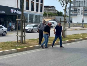 Antalya’da motosiklet ile otomobilin karıştığı kazada 1 kişi yaralandı