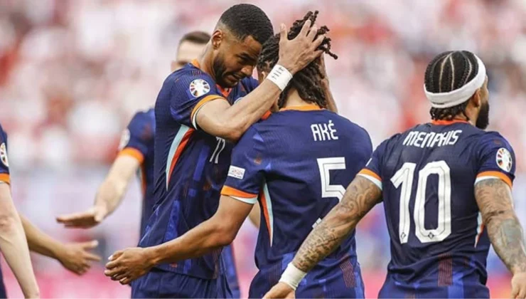 Hollanda, geriye düştüğü maçta Polonya’yı 2-1 yendi
