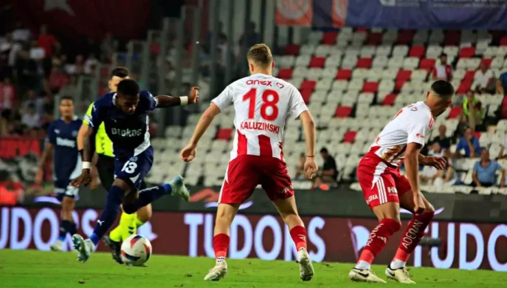 Fenerbahçe, Antalyaspor’u Deplasmanda 2-0 Mağlup Etti