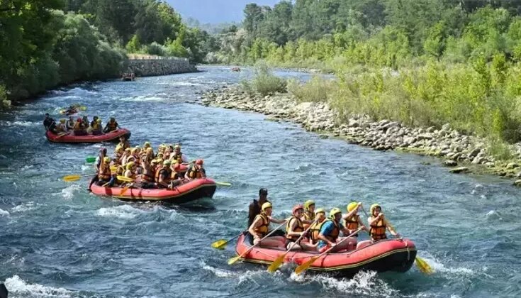 Kanlıçay’da Eğlenceli Rafting Aktivitesi Antalya’nın Turistlerini Bekliyor