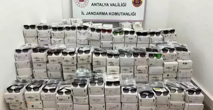 Antalya’da El Konulan Güneş Gözlükleri: 16 Bin Parça İfşa Edildi