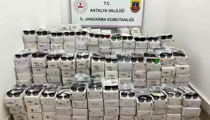 Antalya’da El Konulan Güneş Gözlükleri: 16 Bin Parça İfşa Edildi