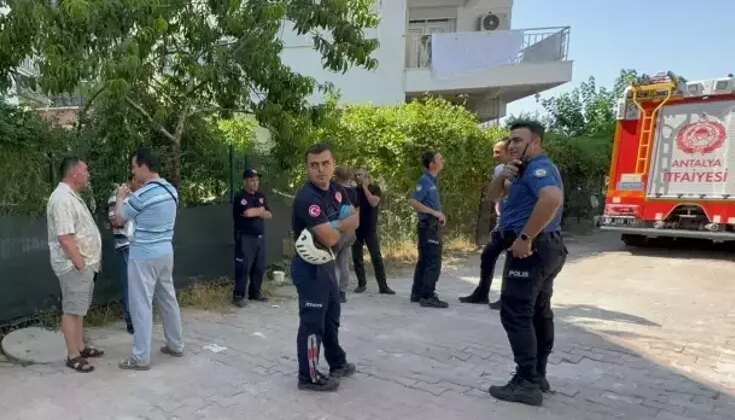Antalya’da Balkon Çöktü İşçi Hayatını Kaybetti