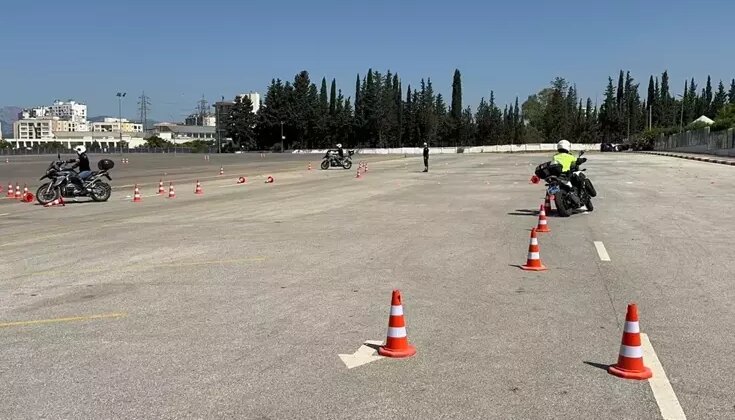 Antalya’da Motosiklet Kullanan Polisler için Sürüş Güvenliği Eğitimi