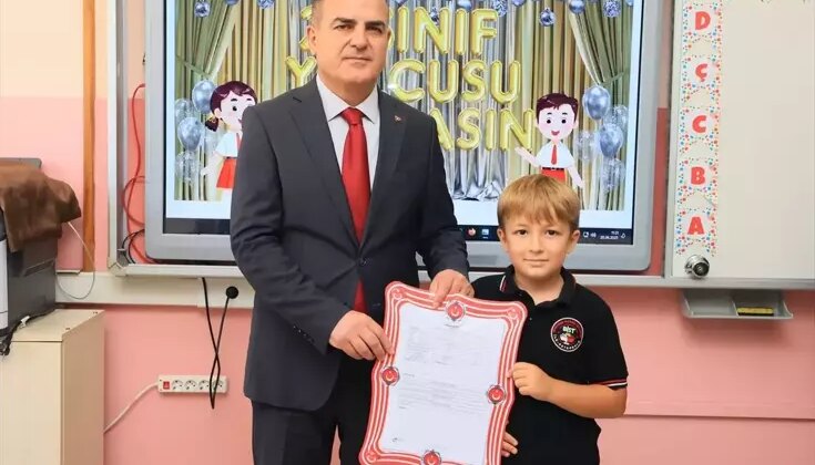 Öğrenciler Yaz Mevsimine Girerek Tatil Yapmaya Başladı: Karneler Dağıtıldı
