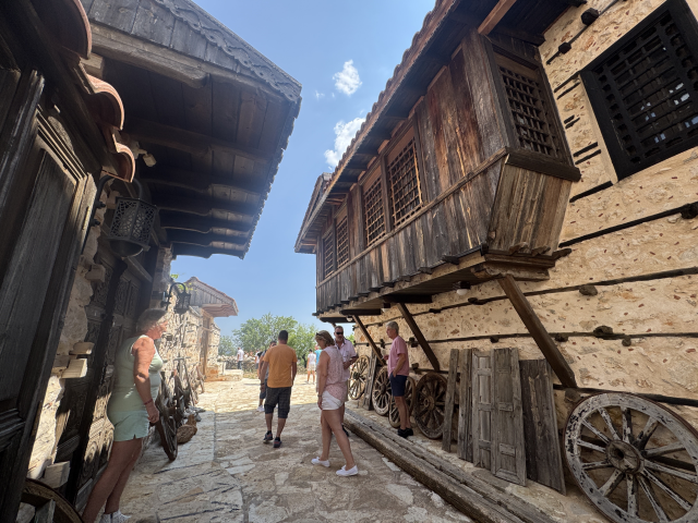 800 Yıllık Köy Sarıhacılar: Binlerce Turistin İlgi Odağı!