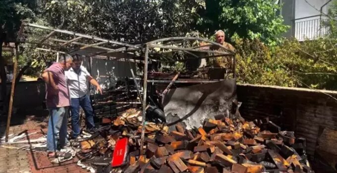 Antalya’da Odunluktan Alev Alan Çocuk, Paniğe Yol Açtı