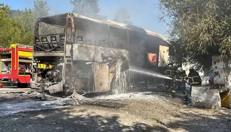 Antalya’da Otobüs Yangını: 25 Yolcu Kurtarıldı
