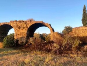 Aspendos Su Kemerleri Civarında Meydana Gelen Yangın Kısa Sürede Kontrol Altına Alındı
