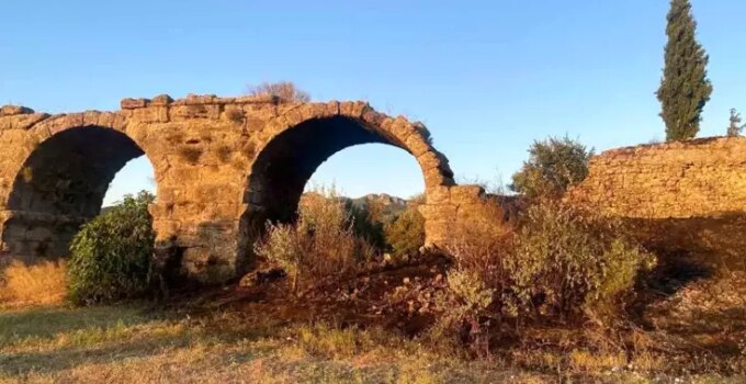 Aspendos Su Kemerleri Civarında Meydana Gelen Yangın Kısa Sürede Kontrol Altına Alındı