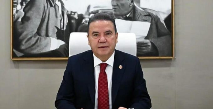 Antalya Büyükşehir Belediye Başkanı Muhittin Böcek de gözaltında