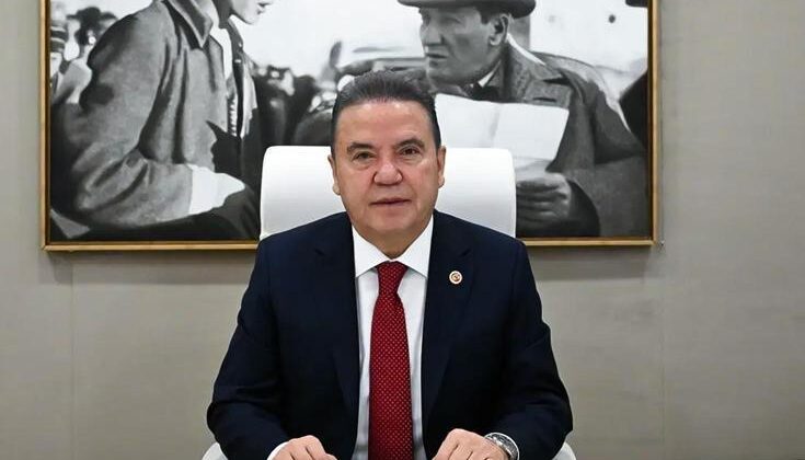 Antalya Büyükşehir Belediye Başkanı Muhittin Böcek de gözaltında