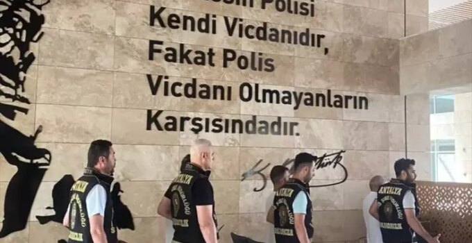 Antalya’da Gayrimenkul Alım-Satımına Yönelik Sahtekarlık Yapan 4 Şüpheli Tutuklandı