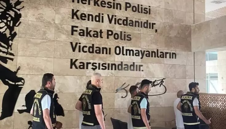 Antalya’da Gayrimenkul Alım-Satımına Yönelik Sahtekarlık Yapan 4 Şüpheli Tutuklandı
