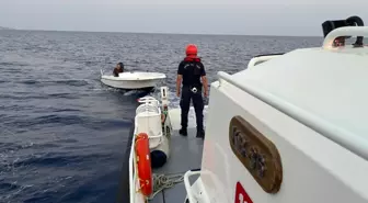 Kaş’ta Motor Arızası Yapan Tekne Kurtarıldı