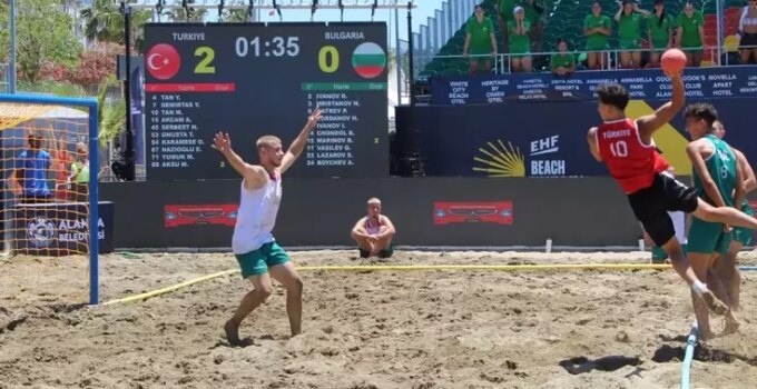 Alanya’da 17 Yaş Altı Avrupa Plaj Hentbol Şampiyonası Heyecanı Sürüyor