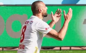 Antalyaspor, İsrail’li futbolcusu ile 2 sezonluk sözleşme yeniledi