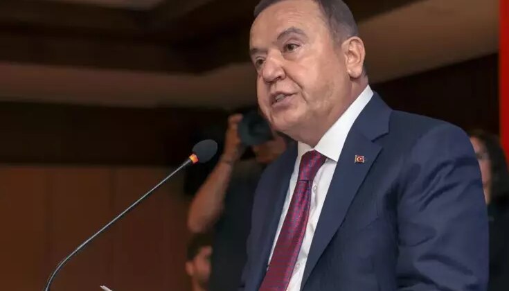 Muhittin Böcek, görevden alındıktan sonra hastaneye kaldırıldı