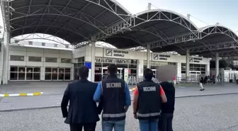 Antalya Havalimanı'nda Kaçak Eşya Yok Edilme Operasyonu: 5 Görevli Cezaevine Konuldu.