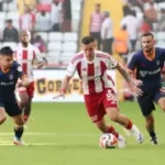 Antalyaspor, Başakşehir karşısında 4-0'lık bir mağlubiyet aldı.