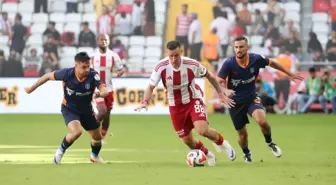 Antalyaspor, Başakşehir karşısında 4-0’lık bir mağlubiyet aldı.