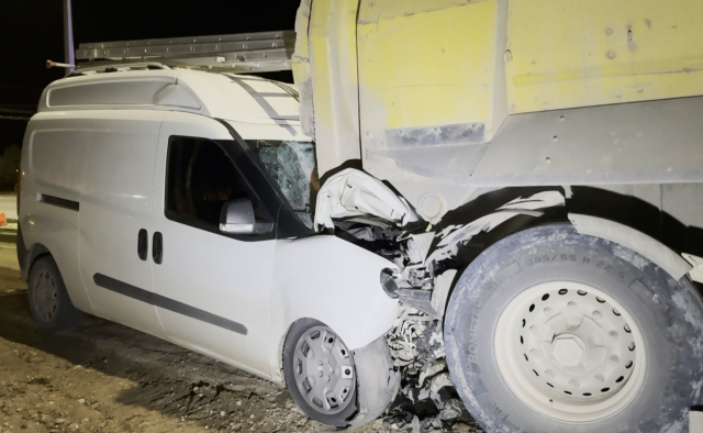 Aynı yolda yarım saatte iki kaza! Yaralı sürücünün ilk sözü herkesi şaşırttı