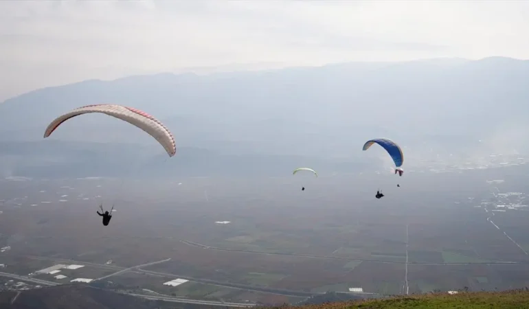 Bursa’da Öğrencilerin Gerçekleştirdiği Orman Yenileme Projesi: Tohum Topları Hava Yoluyla Dağıtıldı