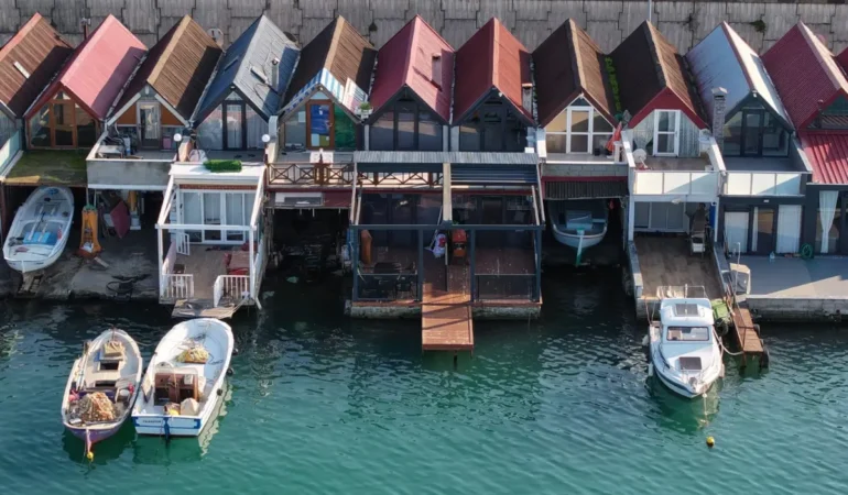 Tapusu olmayan balıkçı barınakları, lüks dairelerle rekabet ediyor mu?