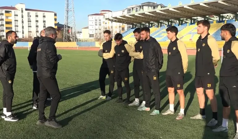 Zirve için mücadele eden takımda 17 oyuncu ceza aldı, sadece 7 futbolcu kaldı