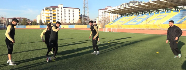 Zirveye oynuyorlardı! 17 futbolcusu ceza aldı, takımda sadece 7 kişi kaldı